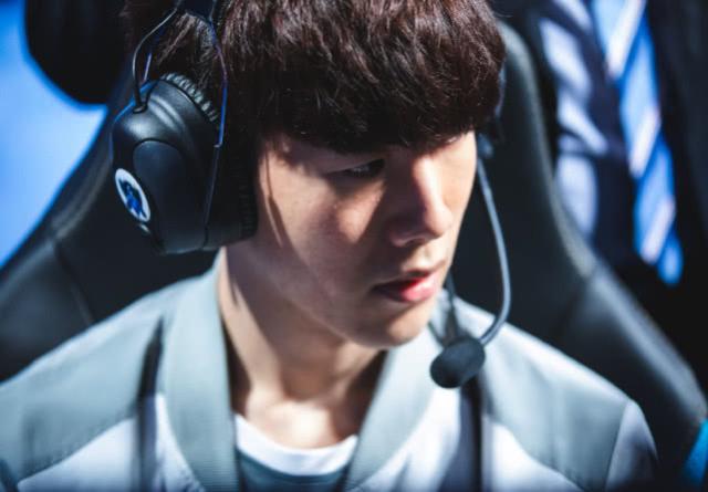 首款王者荣耀战队星元皮肤重庆狼队所属英雄公布——小乔！