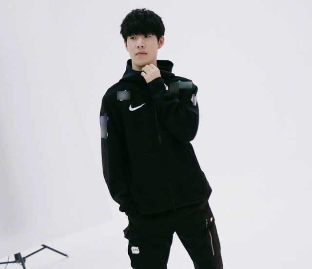 Vitality 在 IEM 科隆 2025 中轻松获得季后赛名额