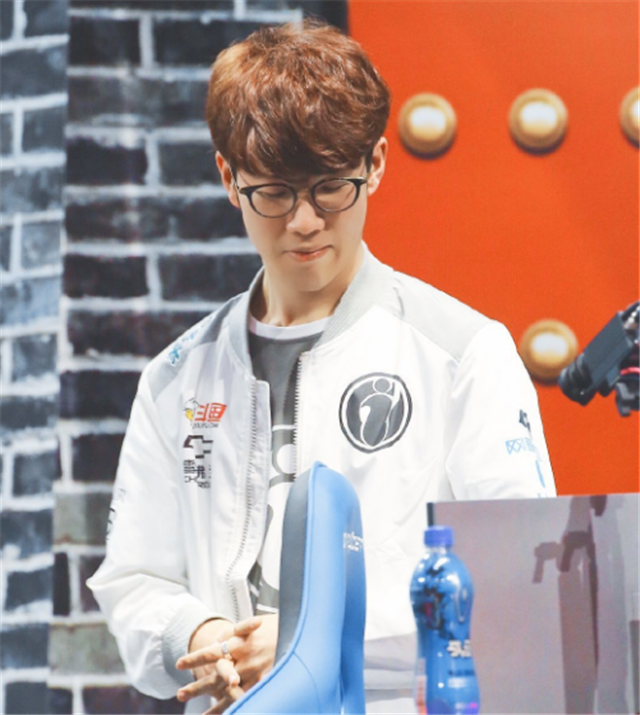 数据挖掘者发现了关于XP竞标系统的提及在 CS2 代码